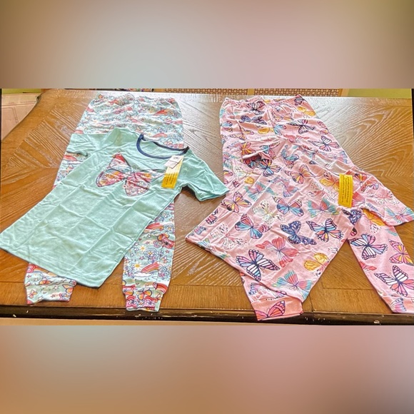 **SOLD ** Colorful Kids Clothing Bundle - Picture 11 of 16